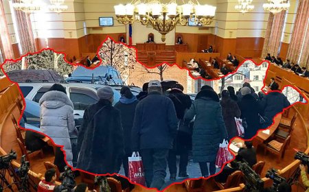 Хөдлөлгүй баяжих хүсэлтэй, халамжийн “боов”-ыг төр гэж хүлээдэг ард түмэн хөгжих үү!