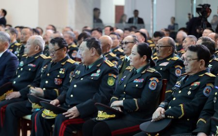 Генералуудыг хүлээн авч хүндэтгэл үзүүллээ