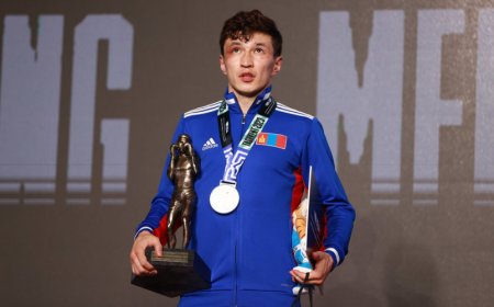 Монголчуудын  14 жил хүлээсэн медалийг Б.Чинзориг авчрав