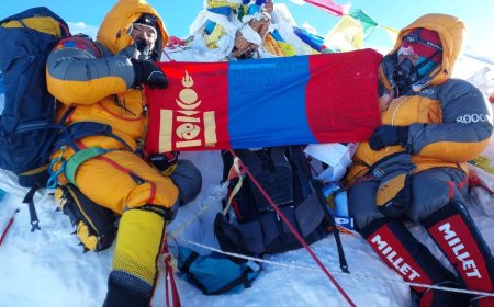 Эверестэд  гаргасан уулчид  эх орондоо ирнэ