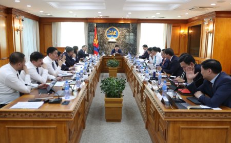 Гашуунсухайт-Ганцмод боомтын хил холболтын төмөр замын асуудлыг хэлэлцэж байна