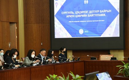 Англи хэлийг гуравдугаар ангиас эхлэн заах заалт дэмжигдсэнгүй, гишүүдийн дунд  мөн маргаан дагуулав