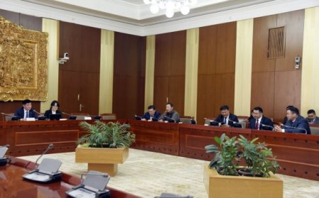 Хөдөлмөрийн хуульд өөрчлөлт оруулж долоодугаар сарын 10-ныг бүх нийтийн амралтын өдөр болгоно