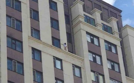 13 давхраас зүүгдсэн бага насны хүүхдийг аварч чадлаа