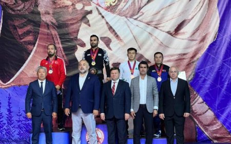 Ш.Батбаатар дэлхийн аваргаас гурав дахь медалиа хүртлээ