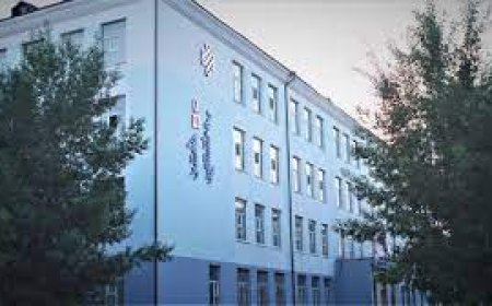 23 дугаар сургуулийн сурагчдын ариун цэврийн өрөөнд хяналтын камер байршуулсан байжээ