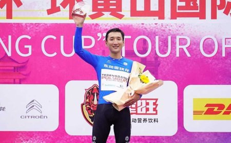 Сайнбаярын Жамбалжамц хүрэл  медаль хүртлээ