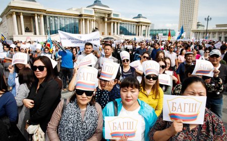 Багш нарын цалинг 1000 ам.доллар болгох саналд 100 мянган хүн гарын үсэг зурвал УИХ-аар хэлэлцэнэ