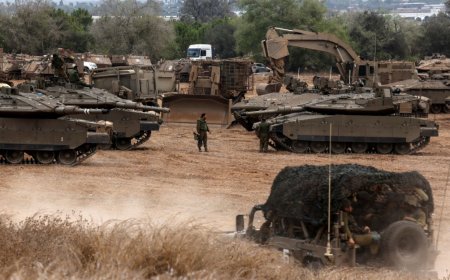 Израилын танкууд Газын зурваст тулж ирлээ