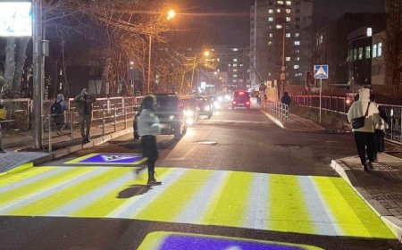 Гэрэлтүүлэгчтэй замын тэмдэглэгээ байршуулжээ