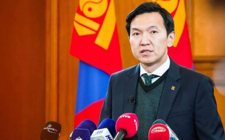 АТГ-д  Нийслэлийн засаг дарга нартай холбооотой  10 мянган хуудас материалыг хүлээлгэн өглөө