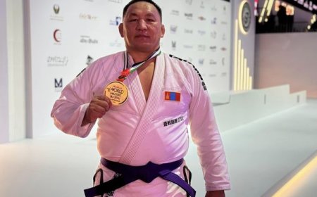 ОДСҮРЭНГИЙН БАЯРХҮҮ МАСТЕРСЫН ДЭЛХИЙН АВАРГА БОЛЛОО