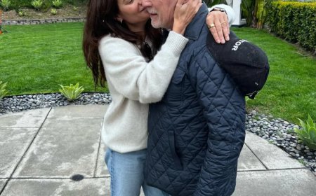 Брюс Уиллис хуучин эхнэр Деми Мурыг танихаа больжээ