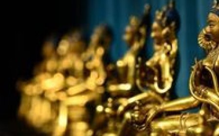 Өндөр гэгээний бүтээсэн нандин шүтээнүүдээр үзэсгэлэн гаргажээ