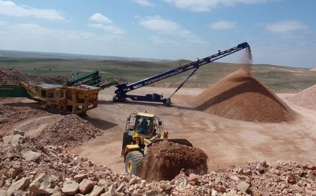 Ухсан шороон дээр хайгуул хийснийхээ төлөө хэрэгтэн болж, 5-27 саяар торгуулж боллоо