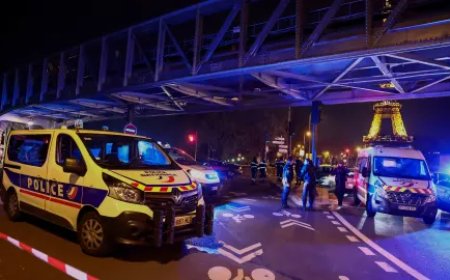 Парист Эйфелийн цамхагт халдлага гарч, нэг хүн амиа алдаж, хоёр хүн шархаджээ