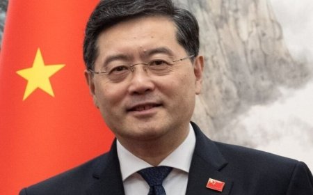 Хятадын Гадаад хэргийн сайд асан Цинь Ган амиа хорлосон байж болзошгүй мэдээлэл дуулиан тарьж байна
