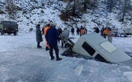 Хоёр зорчигчтой автомашин нуурт 1.5 метрийн гүнд живсэн байсныг гаргалаа