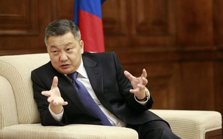 З.Энхболд: Зээлийг зээлээр хаах нь өр төлөх биш