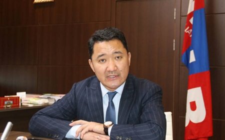 А.Бүрэнбаатар тамгаа өгөөгүйгээс МҮОНРТ-ийнхэн цалингаа авч чадахгүй байна