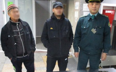 Өмссөн хувцсандаа 22 утас нуусан монгол залууг саатуулжээ