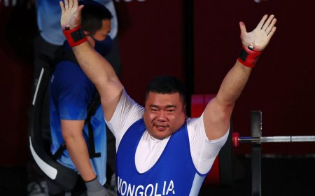 Хөдөлмөрийн баатар Э.Содномпилжээ цээжнээс 261 кг-ыг шахаж, дээд амжилт тогтоолоо