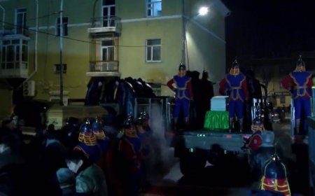 Дэлбэрэлтэд өртөж амиа алдсан 3 алба хаагчийг сүүлчийн замд нь үдэж байна