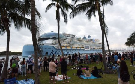 Дэлхийн хамгийн том хөлөг онгоц далайд гарлаа