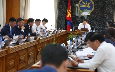 Иргэдэд 1072 хувьцааны ногдол ашиг хэдийг өгөх боломжтой бэ гэдэг асуудлаар Засгийн газар хуралдаж байна