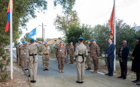 Ажиллагааны газар оронд Монгол Улсын Төрийн далбааг мандууллаа