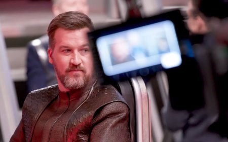 "Captain Marvel" киногоор олонд алдаршсан   Кеннет Митчелл таалал төгсжээ