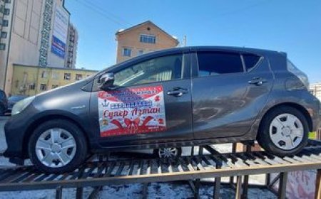 Супер азтан буюу автомашины эзнээр Увс аймгийн Өлгий сумын харьяат, О.Лутсайхан тодорч Япон суудлын автомашины түлхүүрээ гардаж авлаа