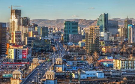 Улаанбаатар хот есөн дүүрэгтэй байх уу гэх асуудал яригдана