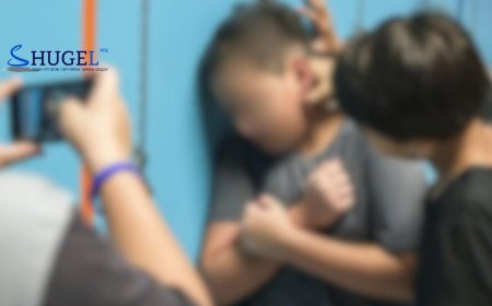 Сурагчид завсарлагаанаар нэгийгээ  бүлэглэн  зоджээ