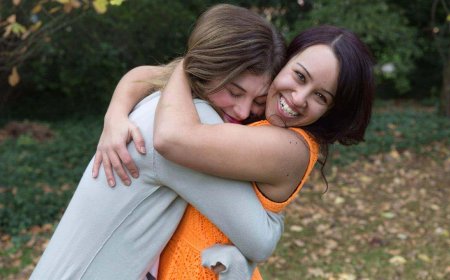 Эмэгтэй хүн тэврэх ажил хийж, цагт 88 ам.доллар олдог