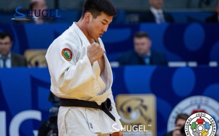 Б.Гончигсүрэн хагас шигшээд Бразилын бөхийг ялснаар хүрэл медаль хүртлээ