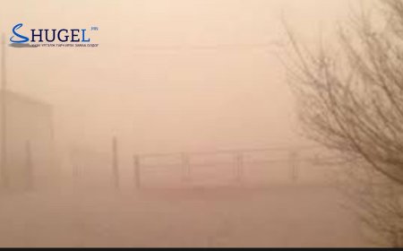 Цасан болон шороон шуурга шуурч, эрс хүйтэрнэ