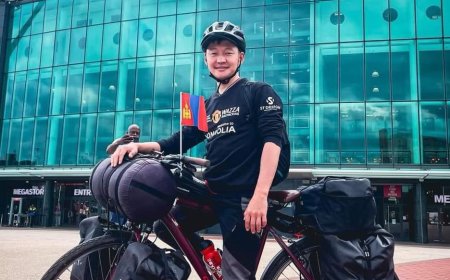 Б.Очирваань Лондонд премьер лигийн Brentford багийн цэнгэлдэхэд премьер лигийн хаалтын шоунд уригджээ