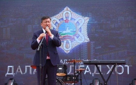 Өмнөговь аймгийн Даланзадгад сумыг Алтан гадас одонгоор шагнажээ