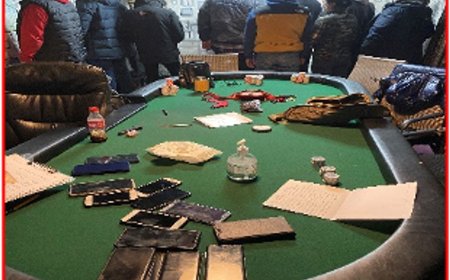 Бусдын  данснаас их хэмжээний мөнгө гарган авч, мөрийтэй тоглуулдаг  Хаан, Төрийн банкны 6 ажилтныг баривчилжээ