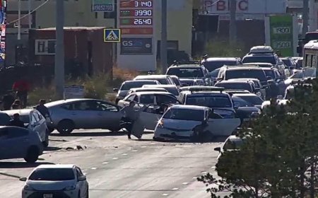 Дөрвөн машин мөргөлдөж, бэртсэн гурван хүнийг  ГССҮТ рүү хүргэжээ