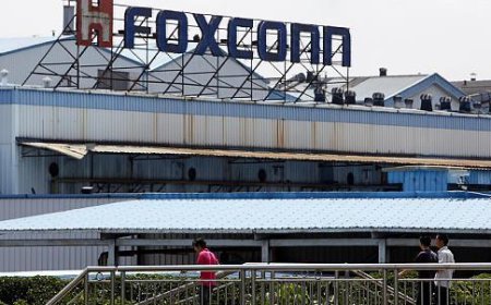 ''iPhone'' үйлдвэрлэгч ''Foxconn''-ын дөрвөн  ажилтан Хятадад баривчлагджээ