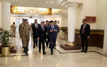 Л.Оюун-Эрдэнэ Пакистан улсын Ерөнхий сайд Шехбаз Шарифтай уулзлаа