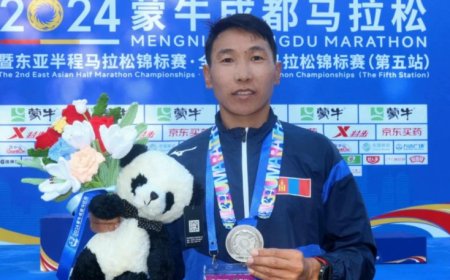 Хагас марафон гүйлтийн тэмцээнд  Д.Гантулга мөнгөн медаль хүртлээ