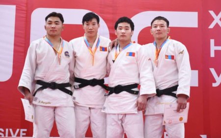 Э.Эрдэнэбаяр улсын хошой аварга боллоо