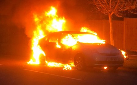 СЭРЭМЖЛҮҮЛЭГ: Суудлын хоёр автомашин шатжээ