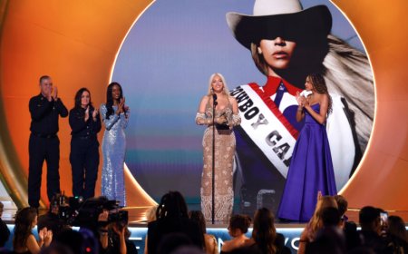 Бейонсе “Оны шилдэг цомог” шагналыг хүртэж, шагналыг нь Гал түймэртэй тэмцэх газрын ажилтнууд гарууллаа