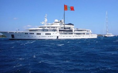 Монголын төрийн далбаатай ''Хаскал'' хөлөг онгоцыг саатуулж, ахмадыг нь торгожээ