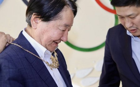Д.Нямхүүг “Алтан од” одонгоор шагналаа
