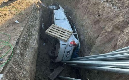 Автомашин унаж яваад шугам солих зориулалтаар ухсан нүхэнд унасан байсныг татан гаргаж, жолоочийг нь эсэн мэнд гаргажээ